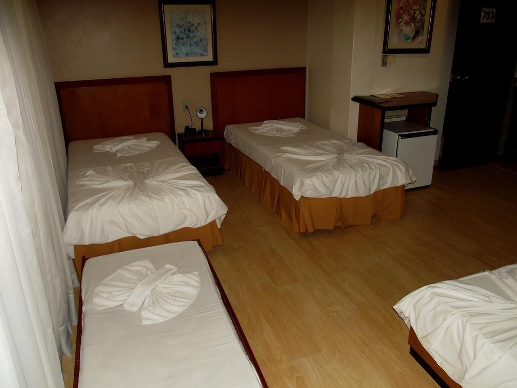 Geneviee Palace Hotel Ponta Grossa  Zimmer foto